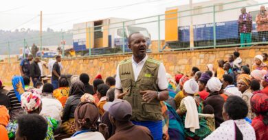 Gicumbi: Basobanuriwe imikorere y’ubucukuzi bw’amabuye y’agaciro na za kariyeri batahana ingamba nshya