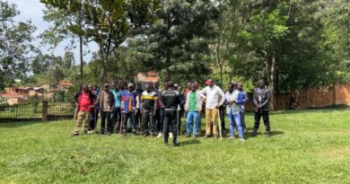 Gicumbi: Abarembetsi banyura mu nkengero z’umupaka wa Gatuna, bagiye guhigwa Bukware. Gicumbi: Abarembetsi banyura mu nkengero z’umupaka wa Gatuna, bagiye guhigwa Bukware.