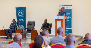 “Ukunda iby’ubusa n’ubuzima bworoshye ntazabura kwisanga mu mutego” – RIB