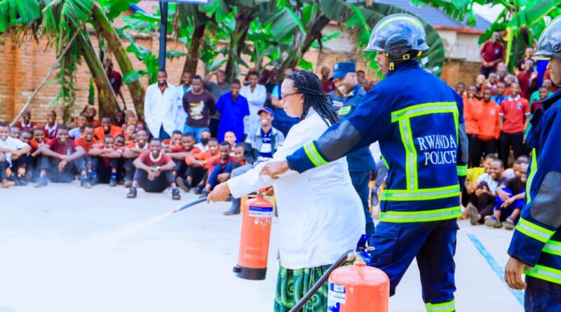 Musanze: Abanyeshuri n’abarezi basaga 1000 bahuguriwe gukumira inkongi